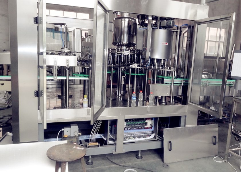 PLC Touch Screen Automatic 4000 bph Juice Filling Machine for Juice Production Line